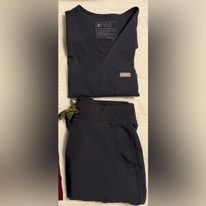 Figs - Quiet Navy Scrubs Set